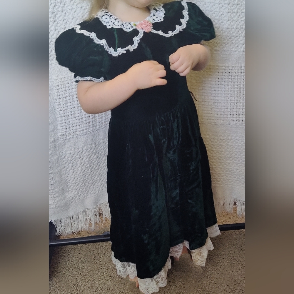 Gunne Saxe Velvet Puff Sleeve Dress Peter Pan Collar Dark Green Lace Trim